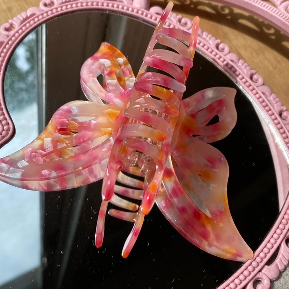 Pink Butterfly-Shaped Hair Clip - Picture 6 of 8